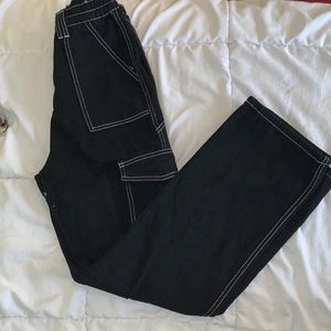 Black Pants w White